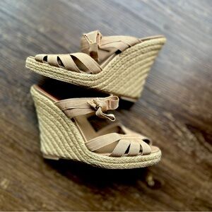 Christian Louboutin Espadrille Women’s 39 Sandal Wedge Tan